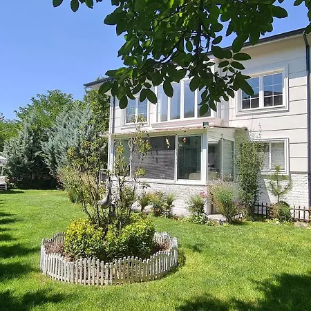 Ebruli Cennet Bahcesi Apartment