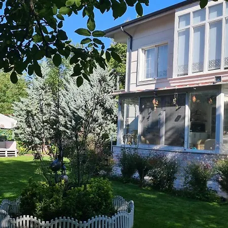 Ebruli Cennet Bahcesi *